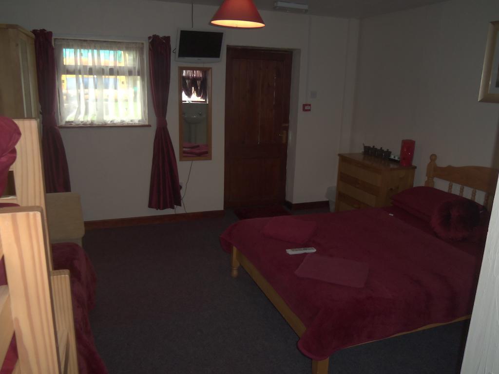 The Cross Inn Cauldon Rum bild