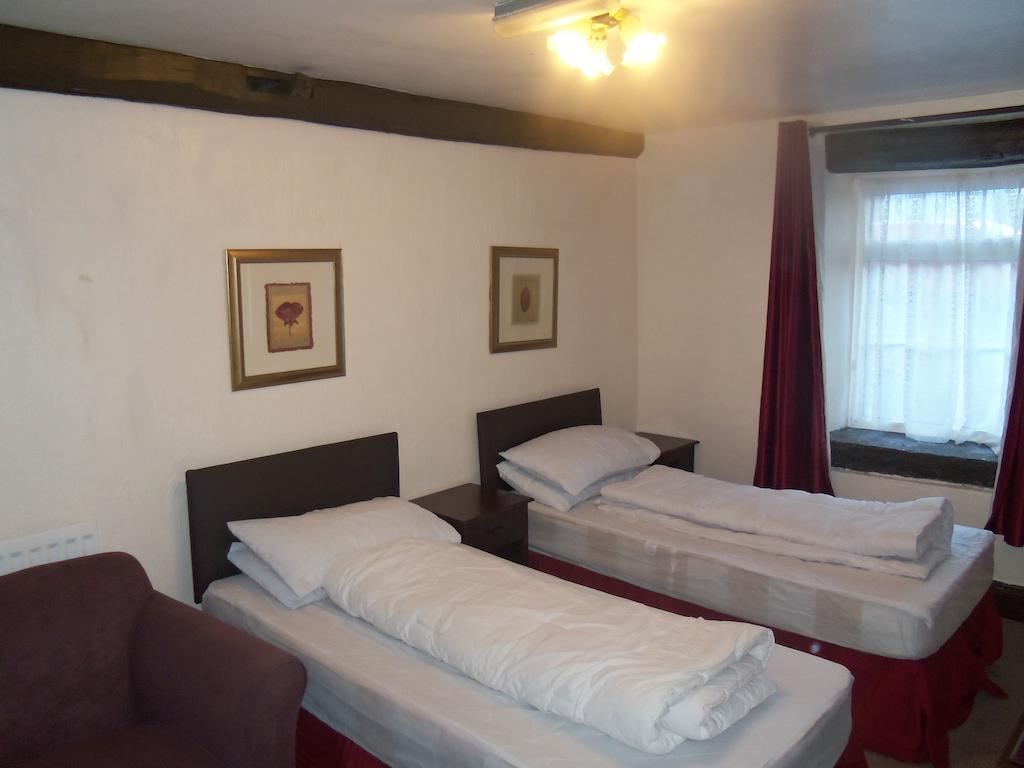 The Cross Inn Cauldon Rum bild